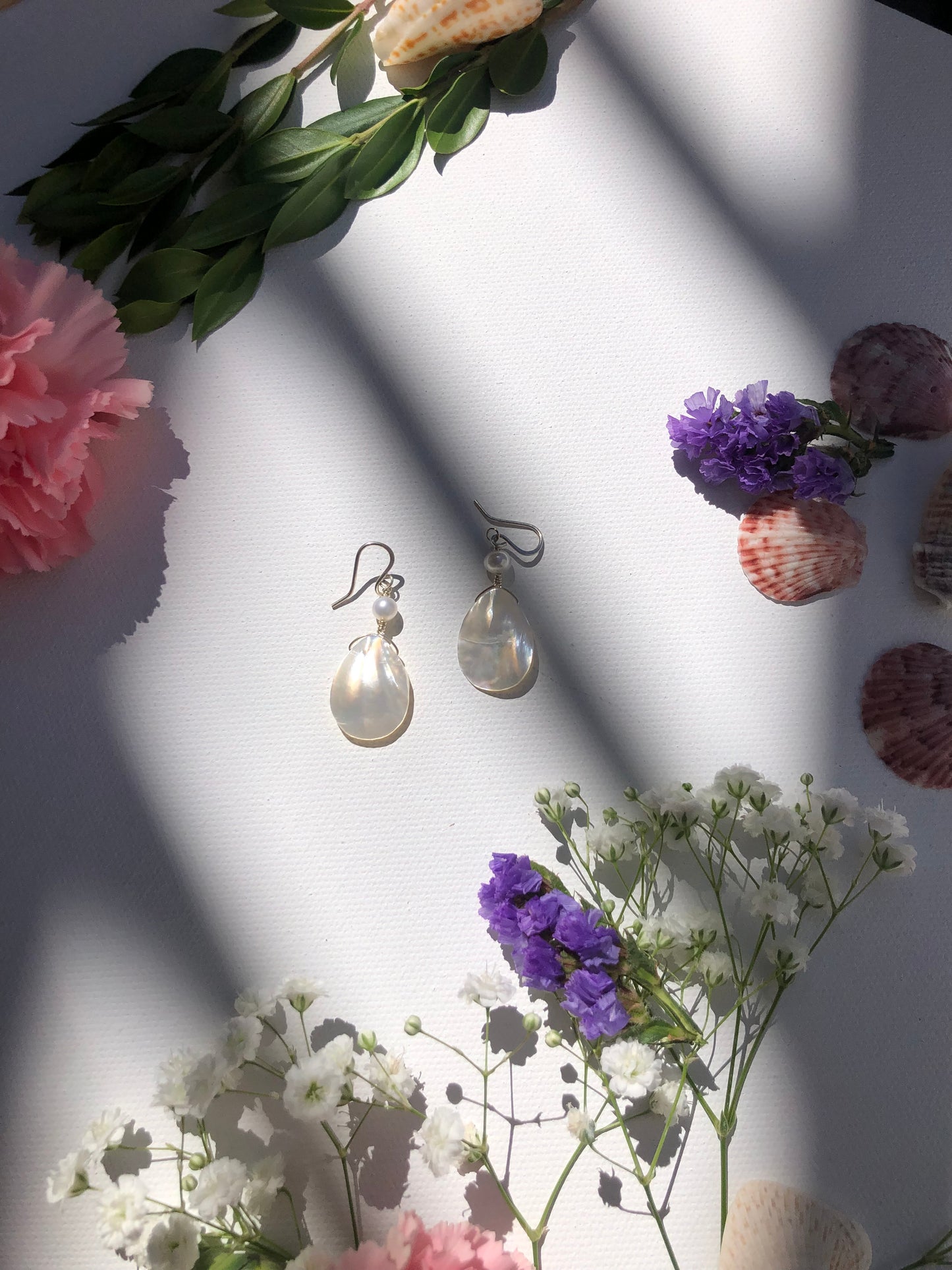 Pearl Aura Drops Earrings