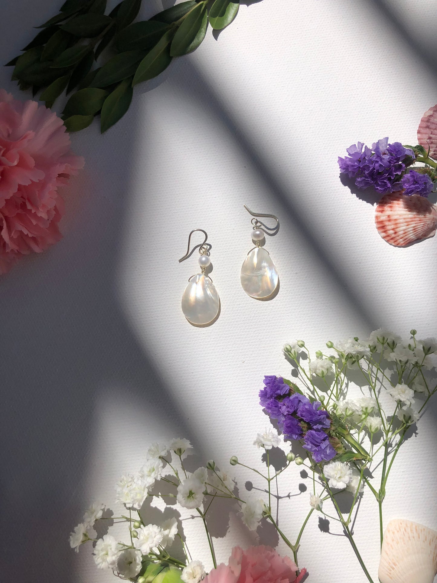 Pearl Aura Drops Earrings