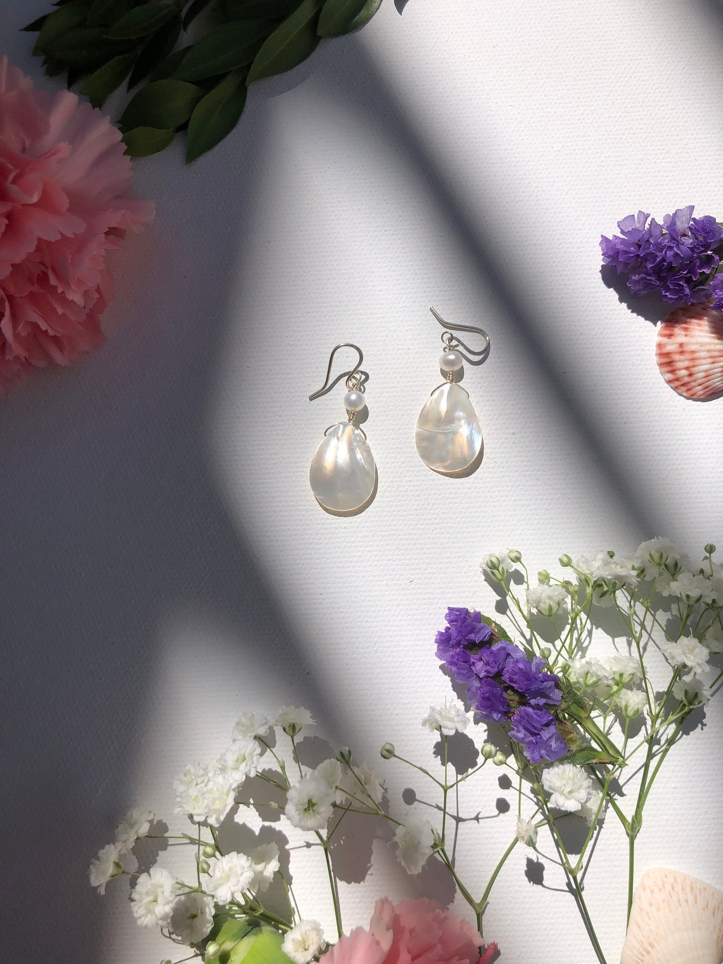 Pearl Aura Drops Earrings
